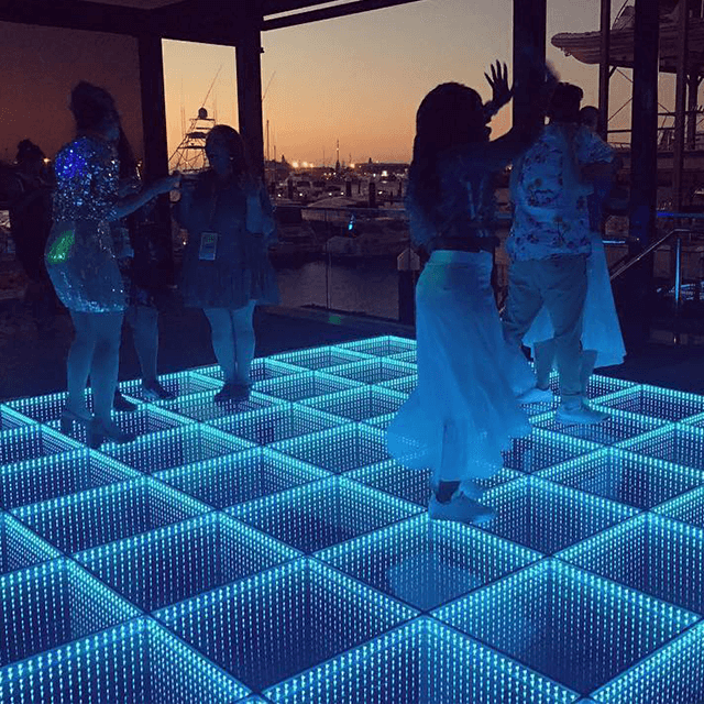 Pista de baile con cable resistente al agua con espejo LED 3D