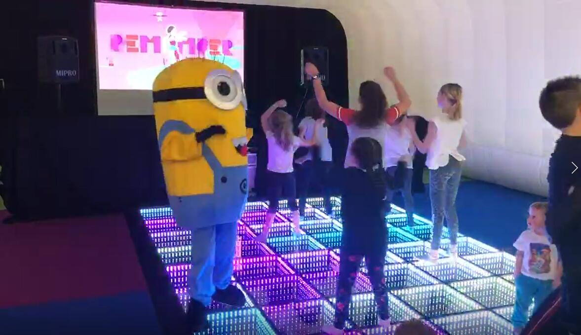 Baldosas de luz de baile 3D iluminadas para bodas en escenario de discoteca interior
